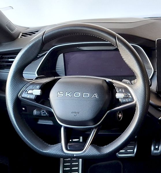 Škoda Octavia (2025) Combi SPORTLINE 1,5 TSI M-HEV - fotka 5 z 30