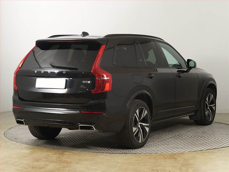 Volvo XC90 (2019) D5 AWD - fotka 5 z 31