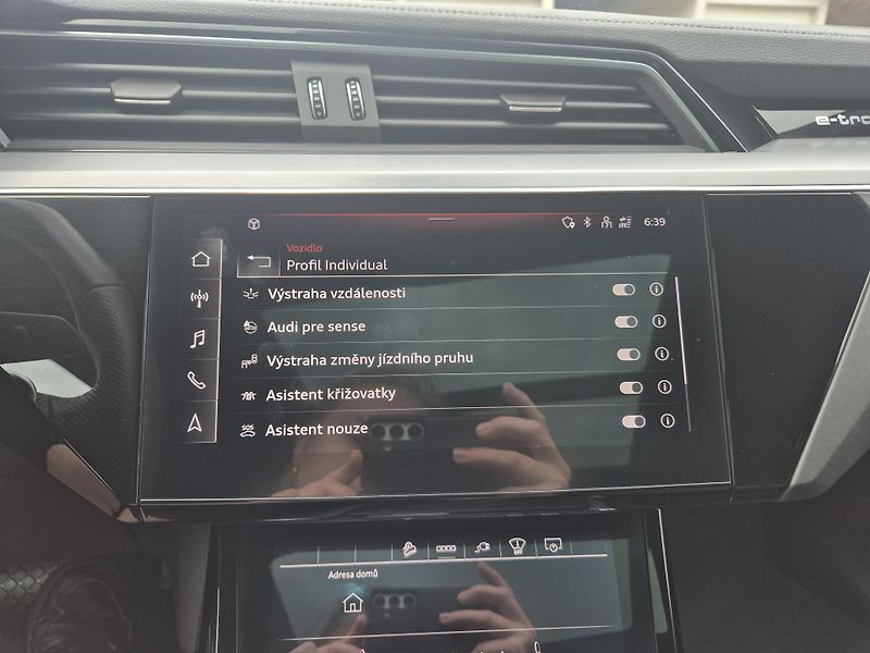 Audi e-tron SPORTBACK S 370kw SOH 96% - fotka 25 z 48