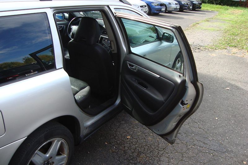 Volvo V70 (2005) 2.4 D5, AUT.,ČR - fotka 37 z 54