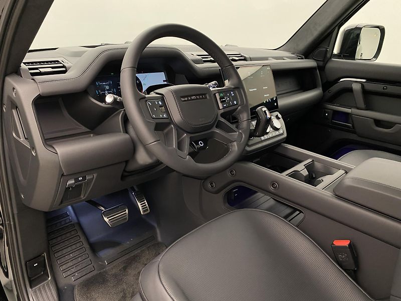 Land Rover Defender (2026) 110 P635 OCTA BLACK AWD AUT - fotka 3 z 64