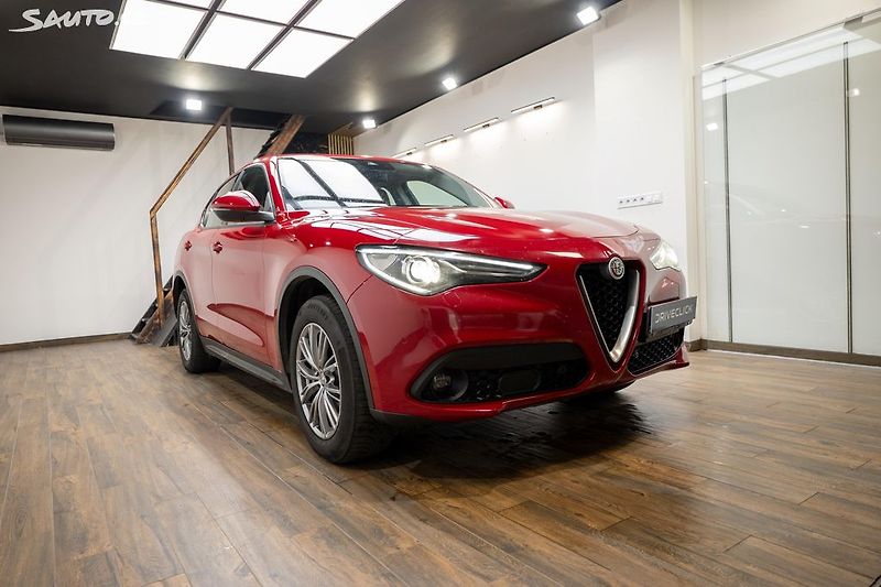 Alfa Romeo Stelvio Q4 2.2 JTD 154 kW - fotka 3 z 36