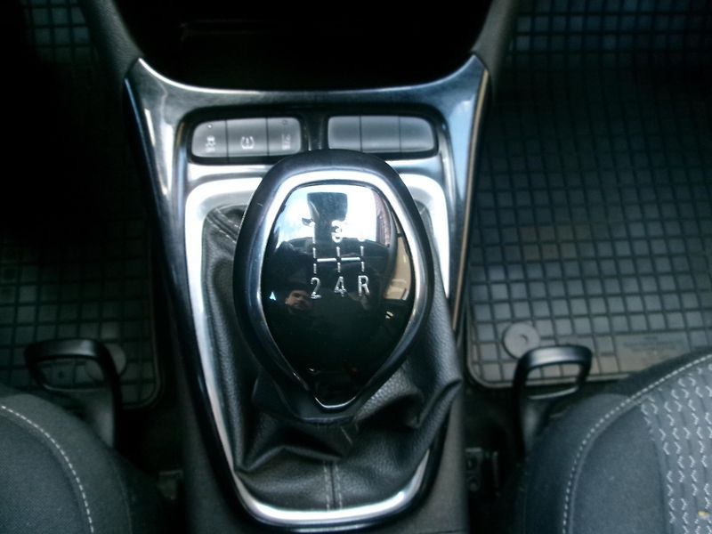Opel Crossland X (2018) 1,2 PT DOHC KLIMA - fotka 21 z 31