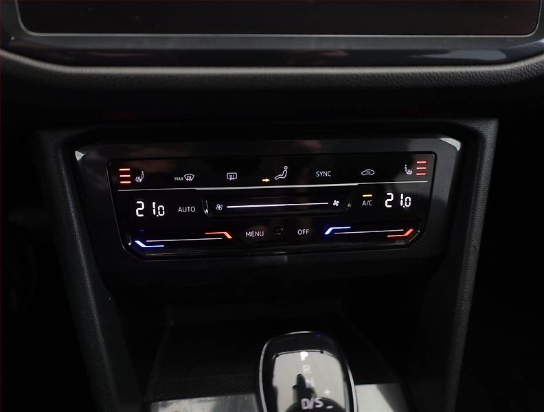 Volkswagen Tiguan (2022) Elegance 2.0 TDI, digi klima - fotka 10 z 21