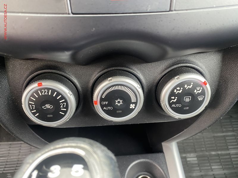 Mitsubishi ASX (2011) 1.6i, ČR, AC, temp - fotka 16 z 20