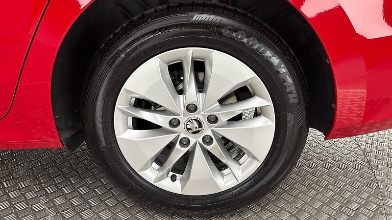 Škoda Octavia 2.0 TDI DSG Ambition - fotka 19 z 24