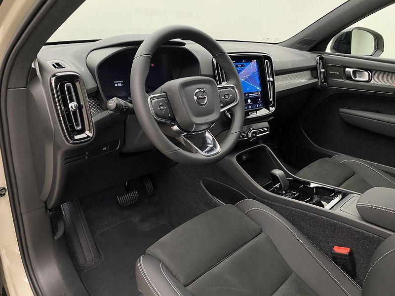 Volvo EX40 (2026) TWIN MOTOR AWD ULTRA - fotka 22 z 66