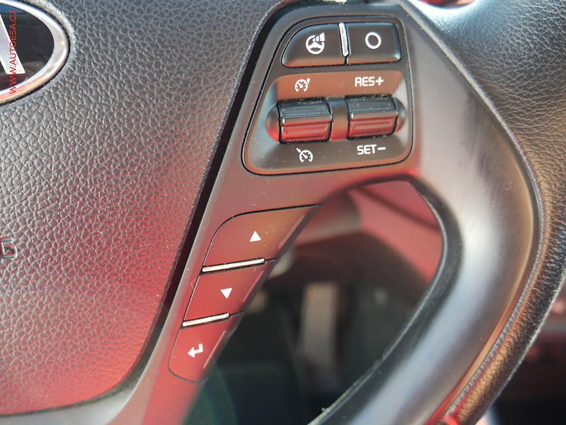 Kia Ceed (2017) 1.6 CRDi, ČR, AC, výhřev sed - fotka 14 z 22