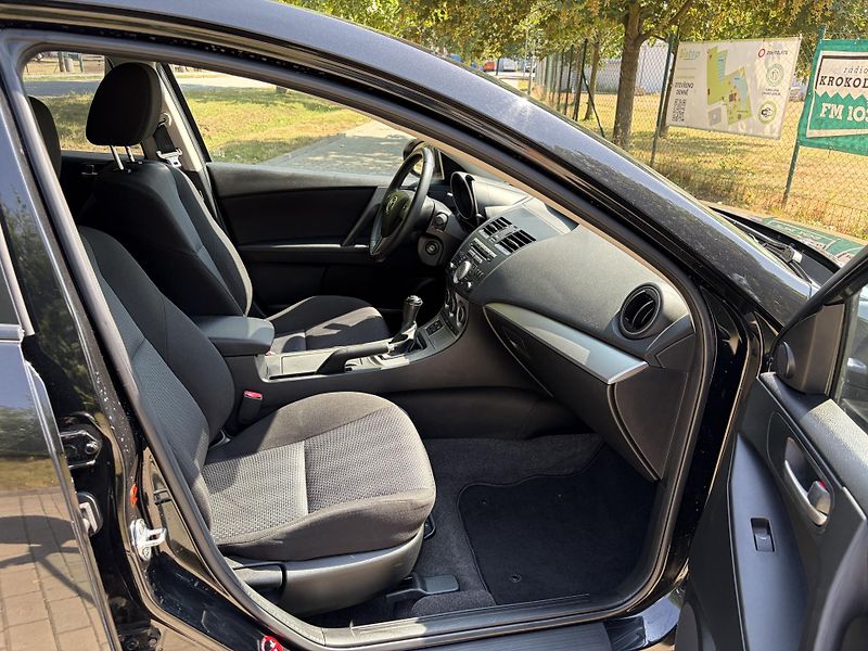 Mazda 3 1.6 High-Line - fotka 21 z 30