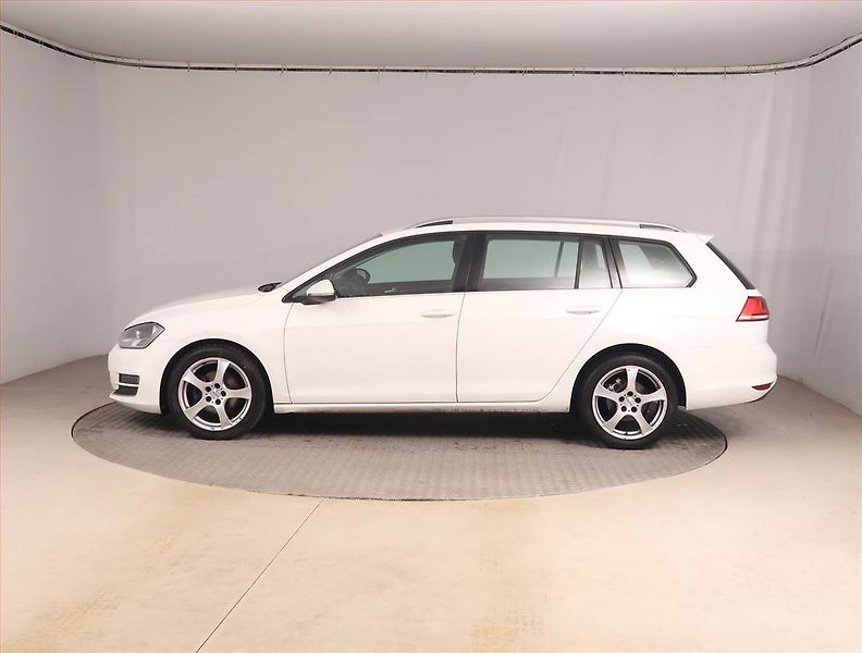 Volkswagen Golf (2014) Comfortline 1.6 TDI, Tempomat - fotka 3 z 15