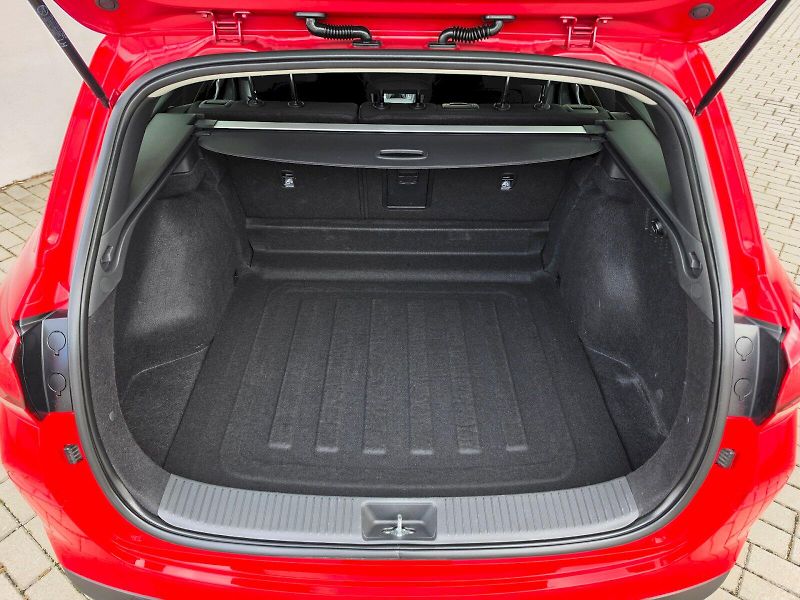 Hyundai i30 (2022) SW Family Smart 1,5GDi 80kW - fotka 23 z 29