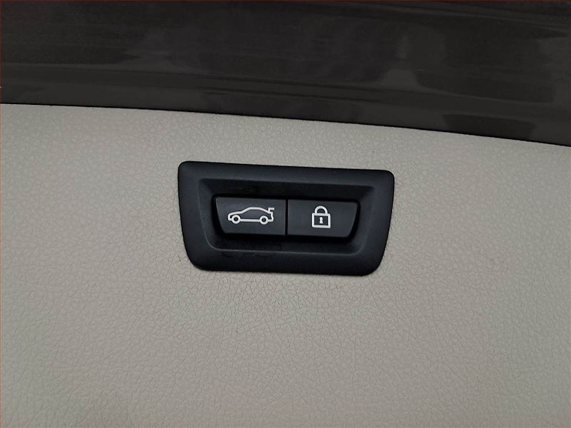 BMW Řada 3 (2014) Modern Line 330 d xDrive, 4X4 - fotka 22 z 22
