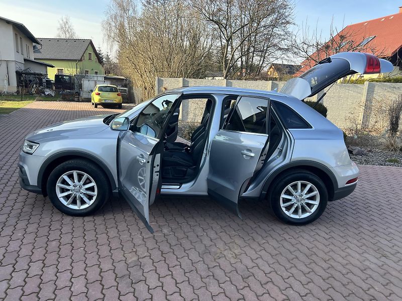 Audi Q3 2.0TDI 110KW,4x4,NAVI,TZ,LED,1 - fotka 28 z 55