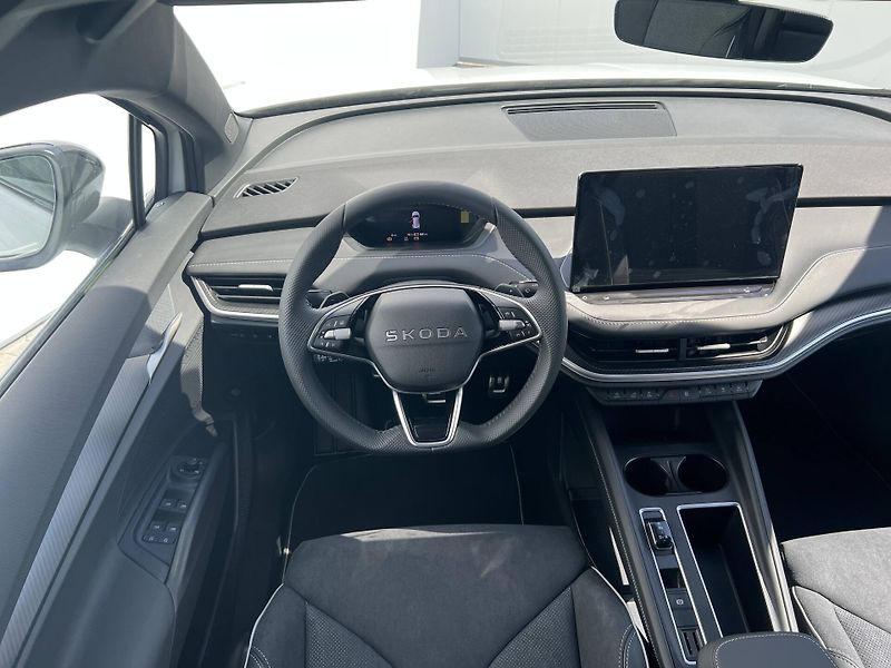 Škoda Elroq (2025) Sportline 60 63 kWh - fotka 4 z 6