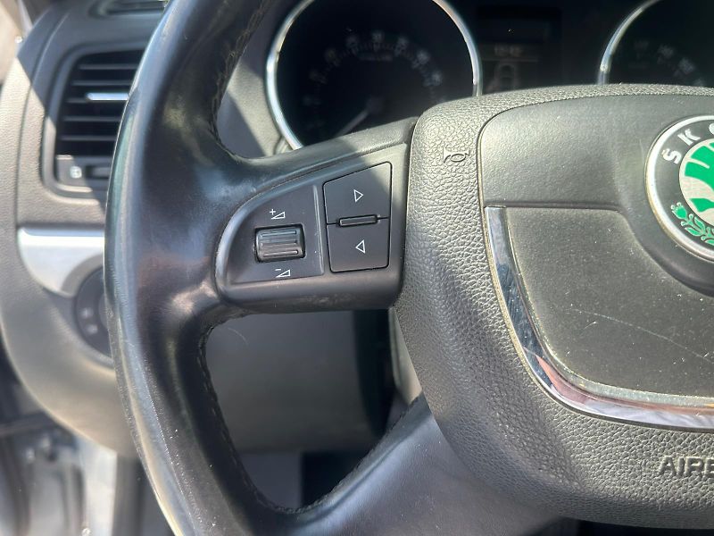 Škoda Yeti (2012) 2.0TDi, 125KW, 4x4, SERVIS - fotka 19 z 24
