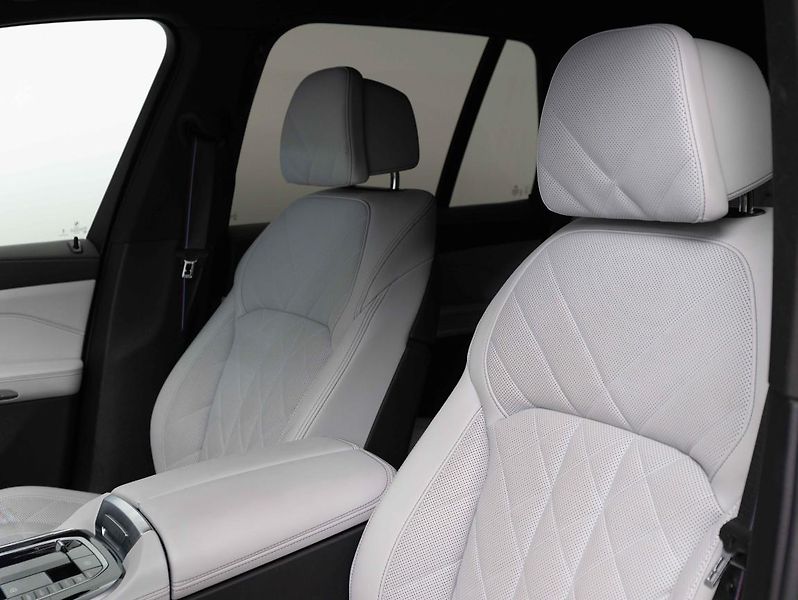 BMW X5 xDrive30d - fotka 19 z 22
