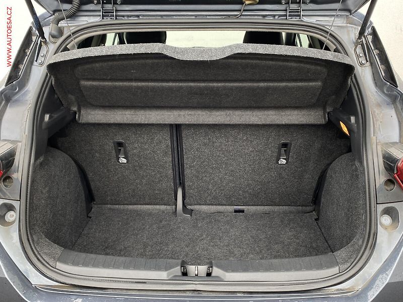 Nissan Micra (2018) 0.9 DiG-T, Tekna, navi - fotka 7 z 19