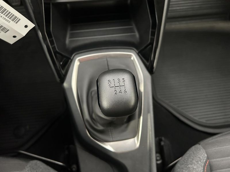 Peugeot 2008 1.2 PureTech Active - fotka 26 z 27