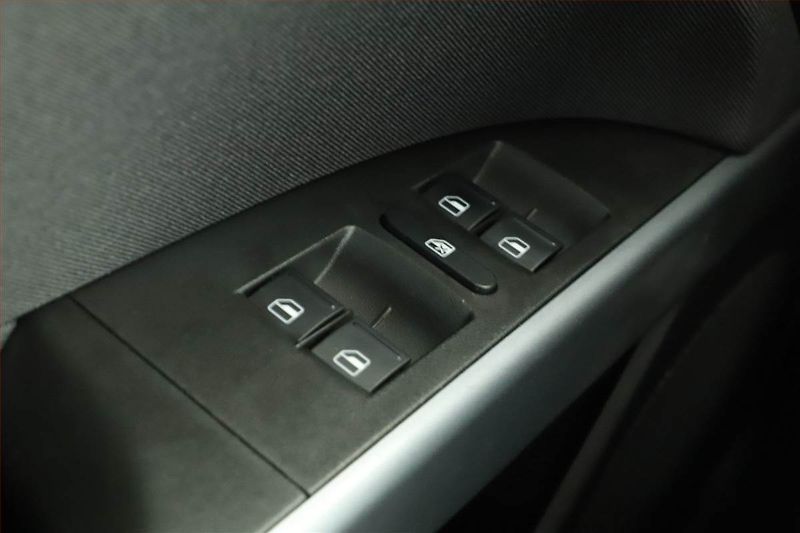 Seat Leon (2011) 1.6 TDI, po STK, jezdí výborně - fotka 14 z 14