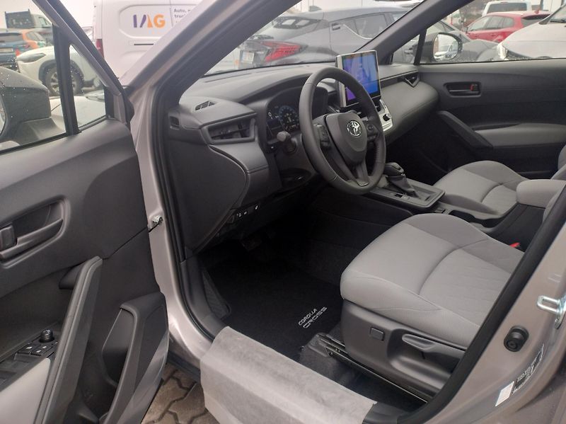 Toyota Corolla Cross (2026) 1.8 FHEV Comfort Business - fotka 7 z 15