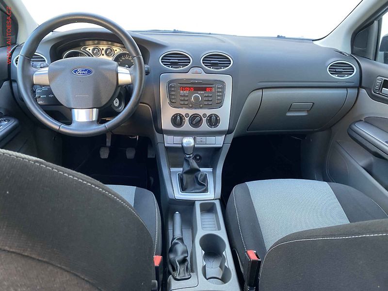 Ford Focus (2010) 1.6 16V, Style, AC - fotka 8 z 16