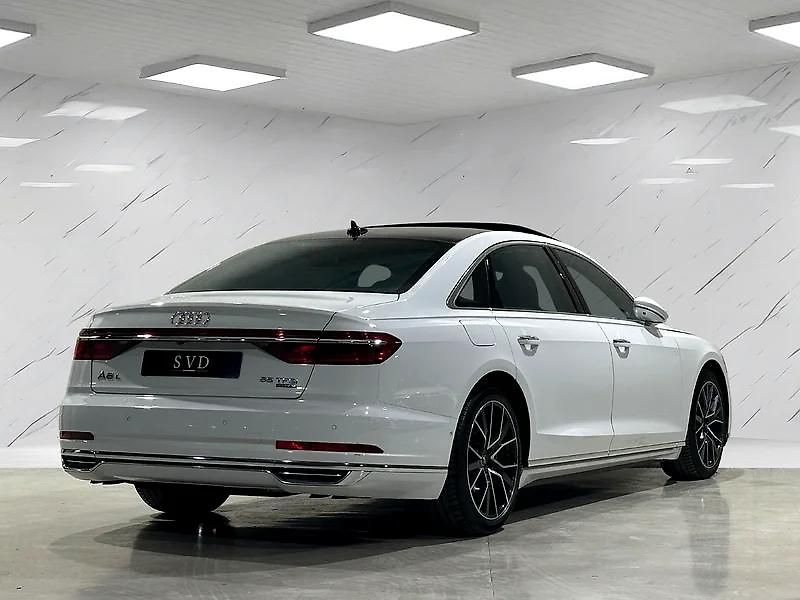 Audi A8 (2018) Vrcholná limuzína Audi A8L - fotka 4 z 12