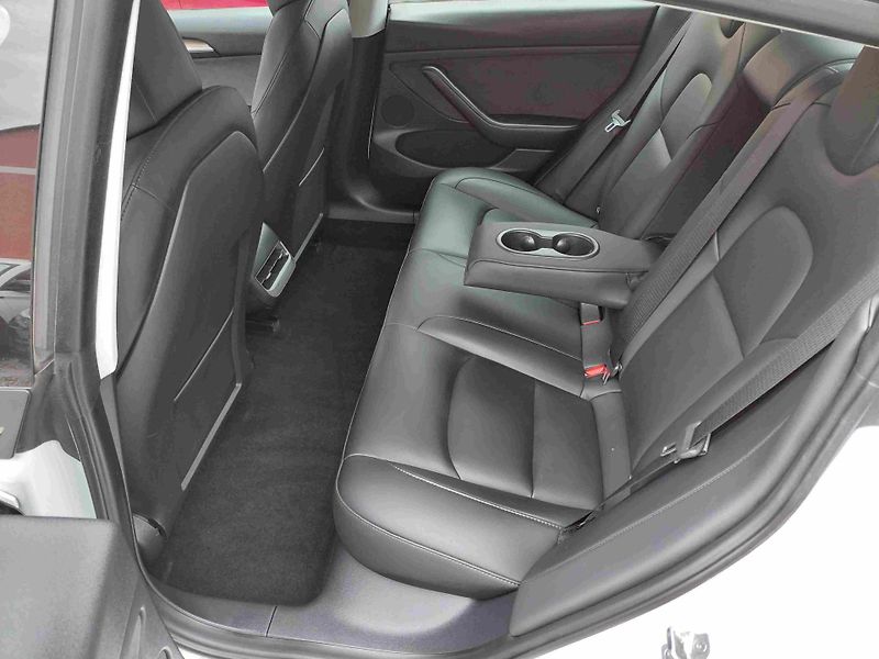 Tesla Model 3 AWD Long Range SOH-92% - fotka 10 z 17