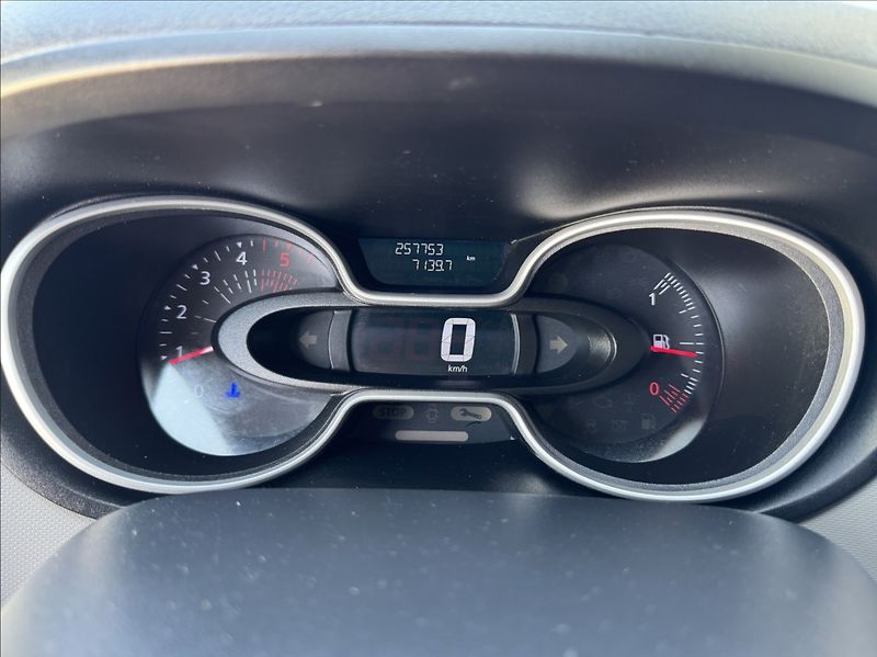 Renault Trafic 1,6 DCi 8míst WEBASTO tažné ČR - fotka 33 z 50