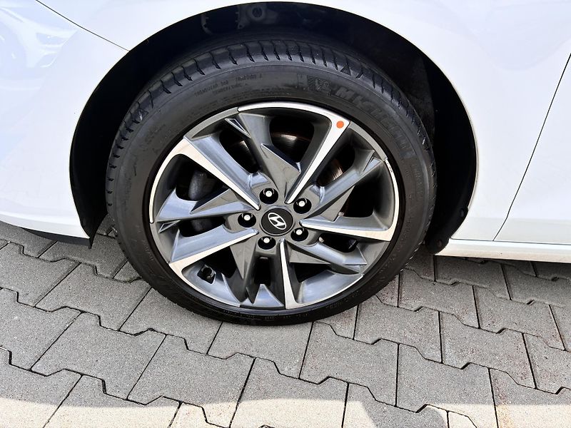 Hyundai i30 WG 1.5T-GDi 117kW DCT STYLE  - fotka 30 z 36