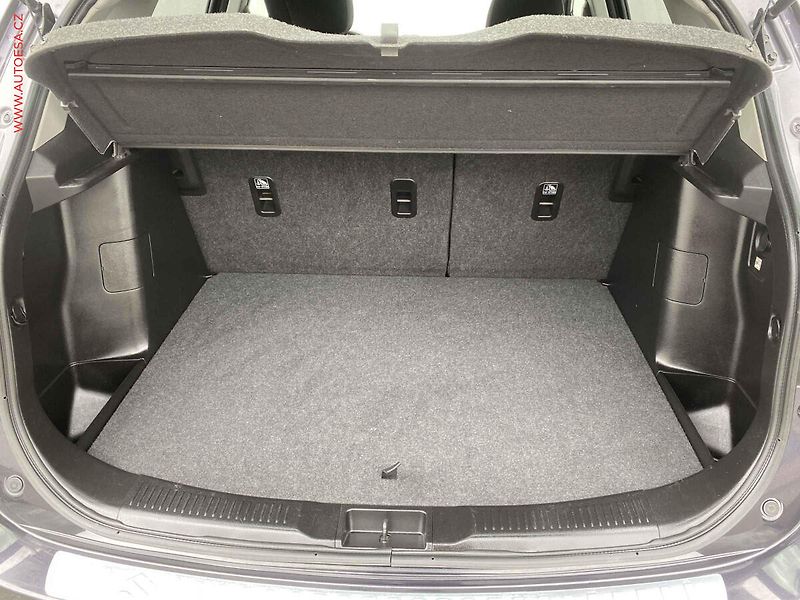 Suzuki SX4 (2015) 1.6i 4x4, AT, xenon, park - fotka 7 z 17