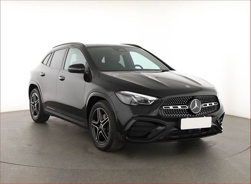 Mercedes-Benz GLA (2025) 200 d, AMG Line - fotka 1 z 28