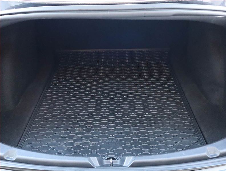 Tesla Model 3 (2020) Std Range Plus 52kWh - fotka 14 z 16