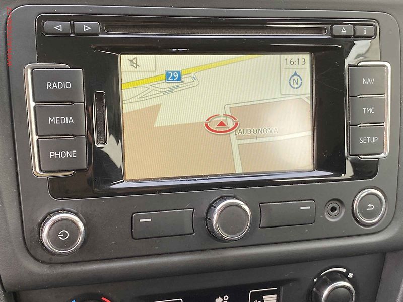 Škoda Rapid (2014) 1.2 TSi, Ambition, navi, TZ - fotka 15 z 18