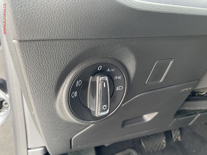 Seat Leon (2020) 2.0 TDi, Xcellence, DSG, LED - fotka 15 z 20