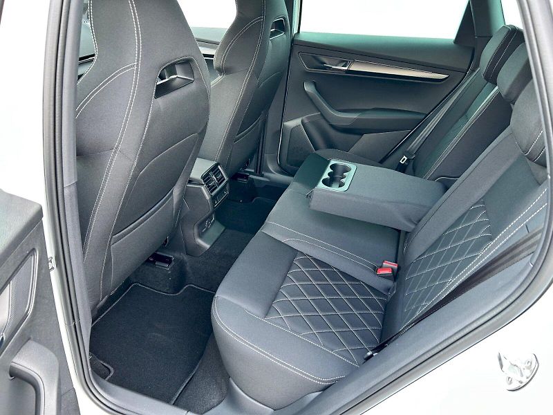 Škoda Karoq (2025) Sportline 2.0 TDI 110 kW DSG - fotka 29 z 35