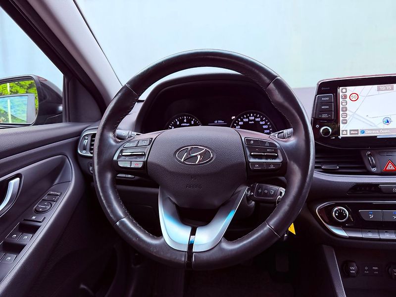 Hyundai i30 1.4 T-GDi Trend, Serviska - fotka 17 z 27