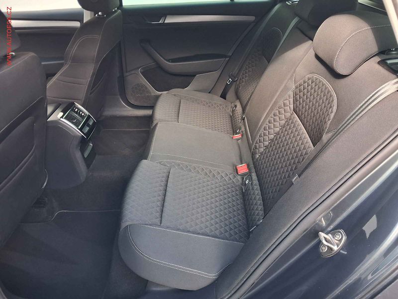 Škoda Superb (2018) 1.6TDI, AC, navi, park.asist - fotka 10 z 18