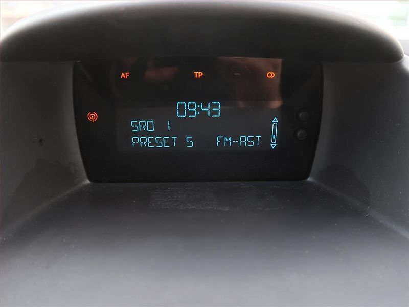 Ford Fiesta (2013) 1.25 - fotka 12 z 16