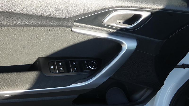 Kia Ceed 1.5 T-GDI TOP - fotka 9 z 23