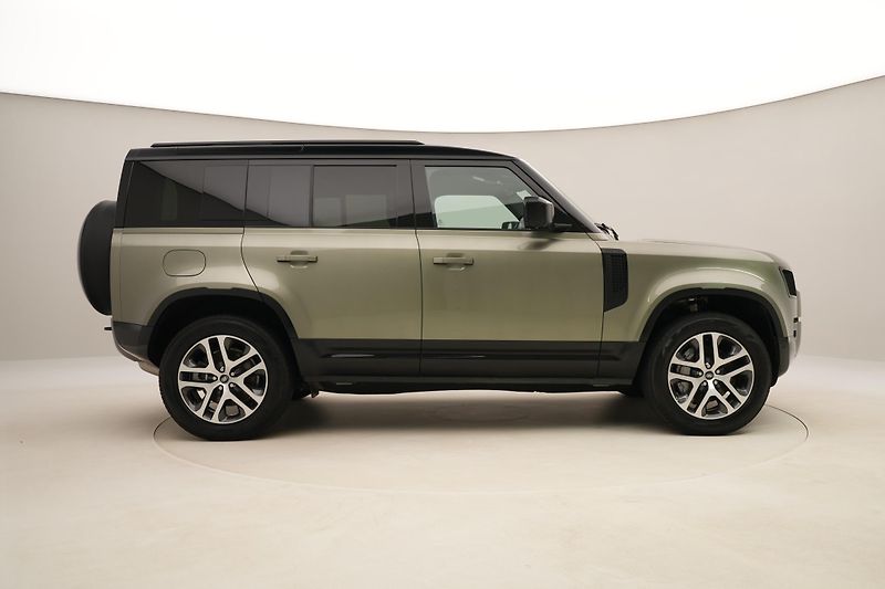Land Rover Defender 110 D300 X-DYNAMIC SE - fotka 13 z 47