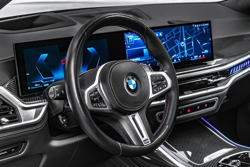 BMW X7 M60i Individual Masáže - fotka 19 z 32