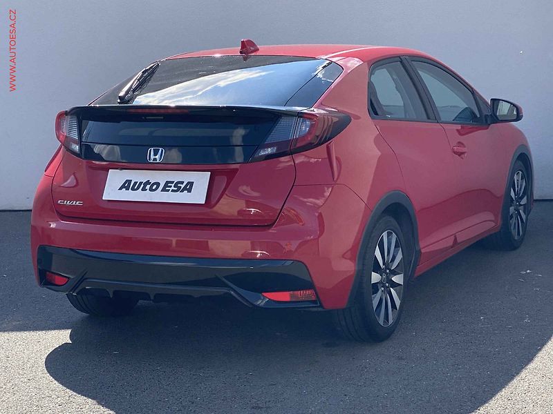 Honda Civic (2016) 1.4 i-VTEC, Xenon, AC - fotka 3 z 16