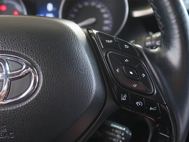 Toyota C-HR (2018) Selection 1.8 Hybrid, Automat - fotka 18 z 19