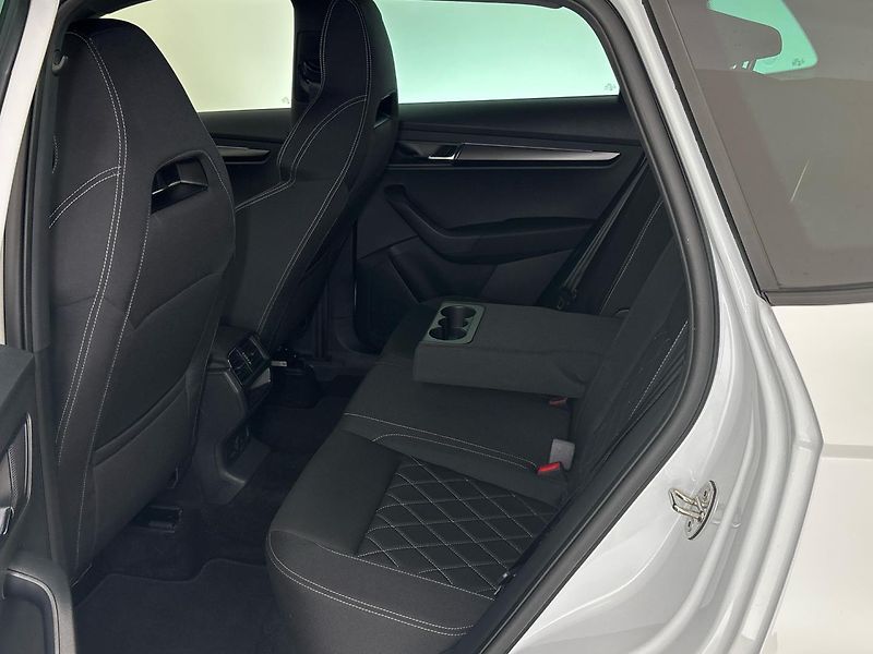 Škoda Karoq SportLine DSG - fotka 8 z 28