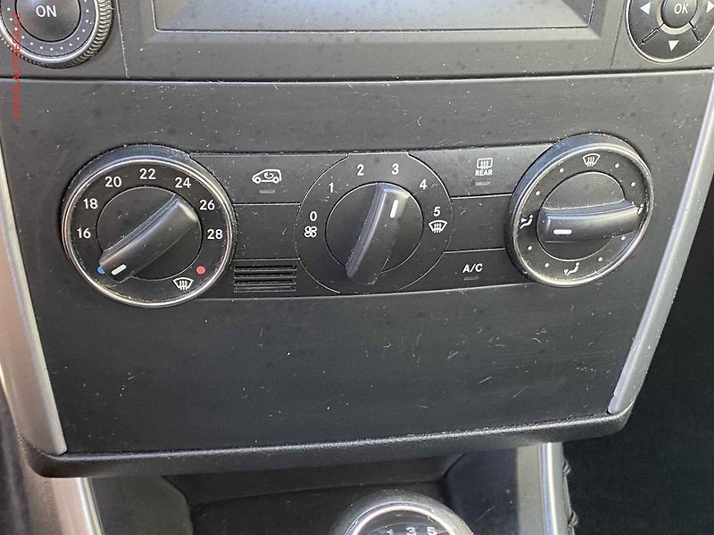 Mercedes-Benz Třídy B (2009) 2.0 CDi B180, Park.čidla - fotka 13 z 17