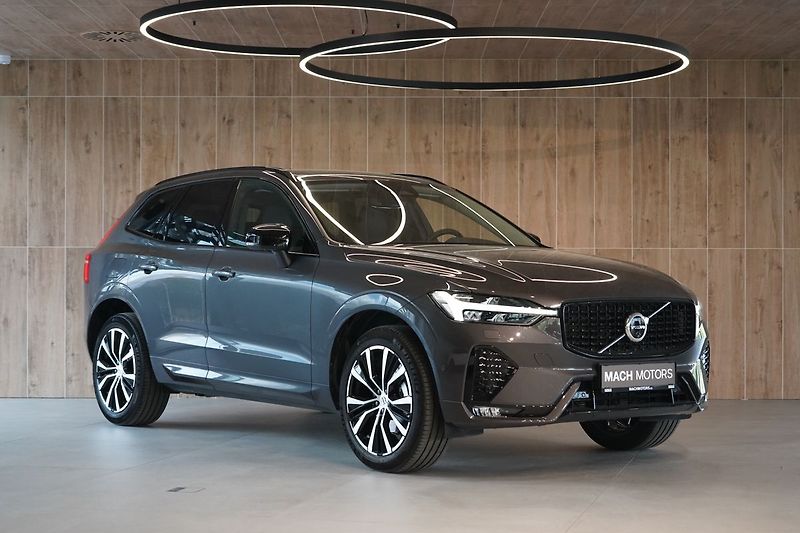 Volvo XC60 B5 AWD Plus Dark, Ventilace - fotka 3 z 46