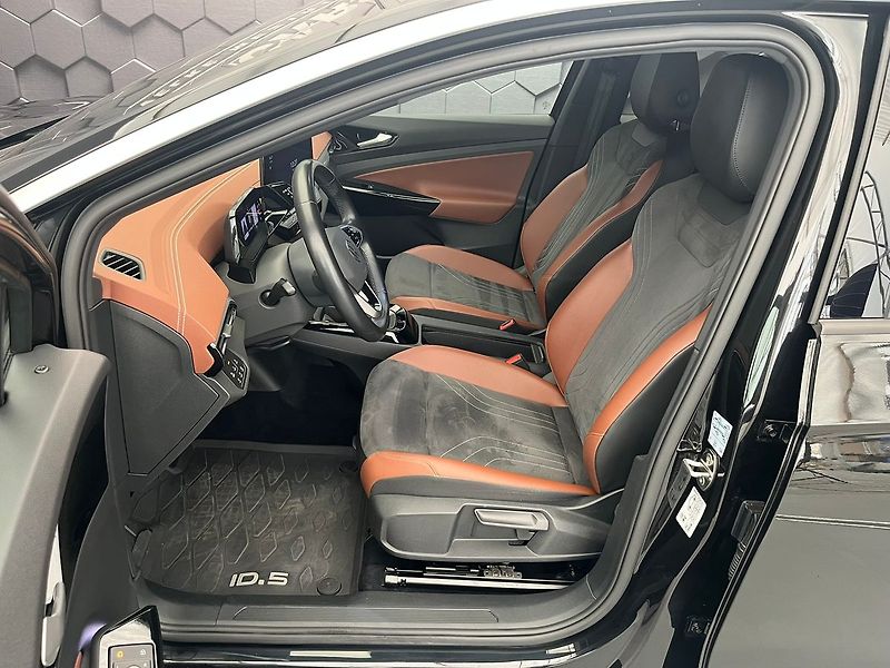 Volkswagen ID.5 Pro 150kW / ALU 20 SoH 95.9% - fotka 31 z 77