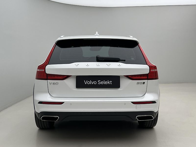 Volvo V60 CC B5 AWD PRO AUT - fotka 12 z 45