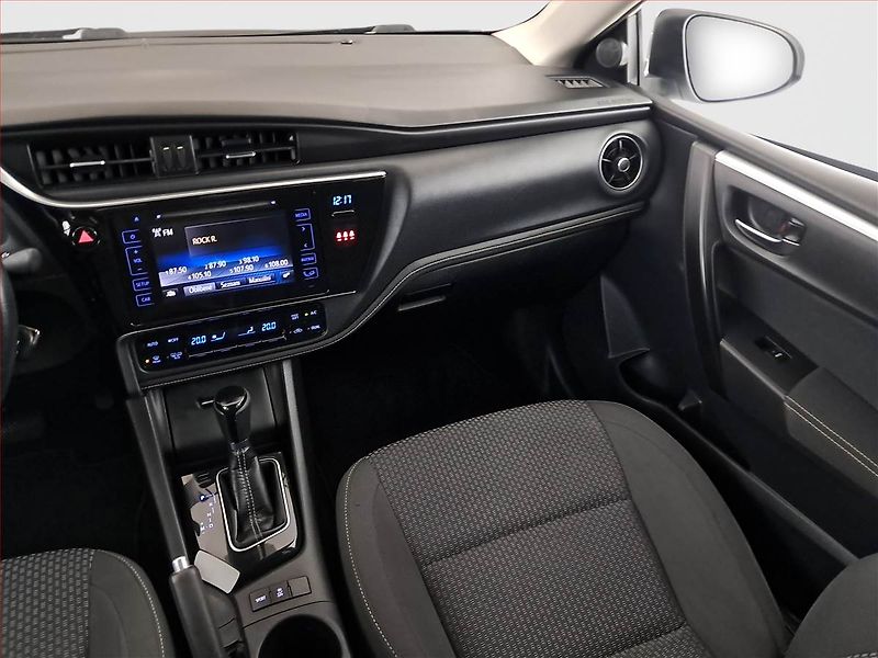 Toyota Corolla (2018) 1.6 Valvematic, Automat - fotka 8 z 17