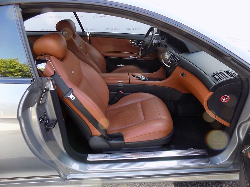 Mercedes-Benz CL (2010) 500 AMG/4-Matic/Designo/ - fotka 14 z 42